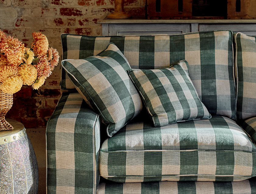Richmond 3 seater sofa in Spill Resistant Sussex Gingham Forest detail